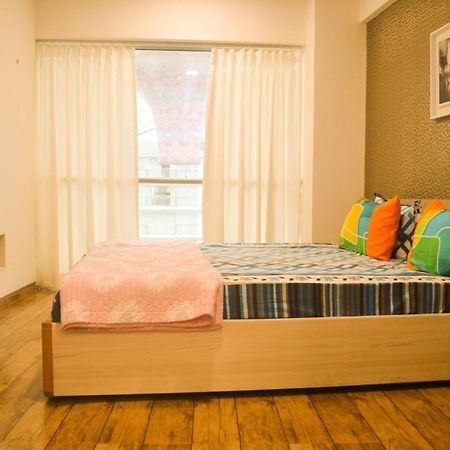 Homestays At Rajhans Belliza Near Airport Surat Exterior foto